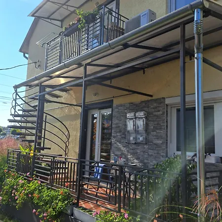 Boroka House *